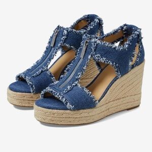 Like new Michael Kors Berkeley mid wedge sandal size 8